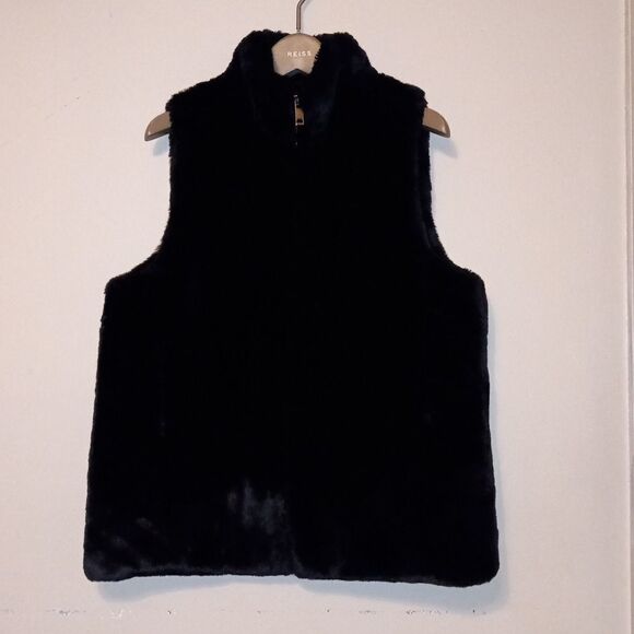 Echo Faux Fur Vest - Picture 1 of 4